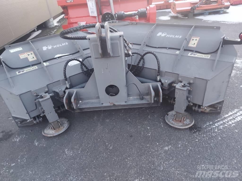 Holms Vikplog Snow groomers