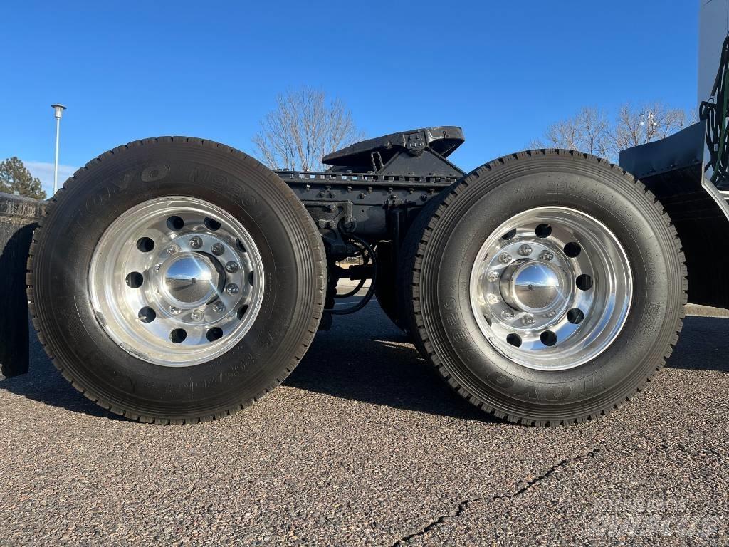 Kenworth T 880 Tractor Units