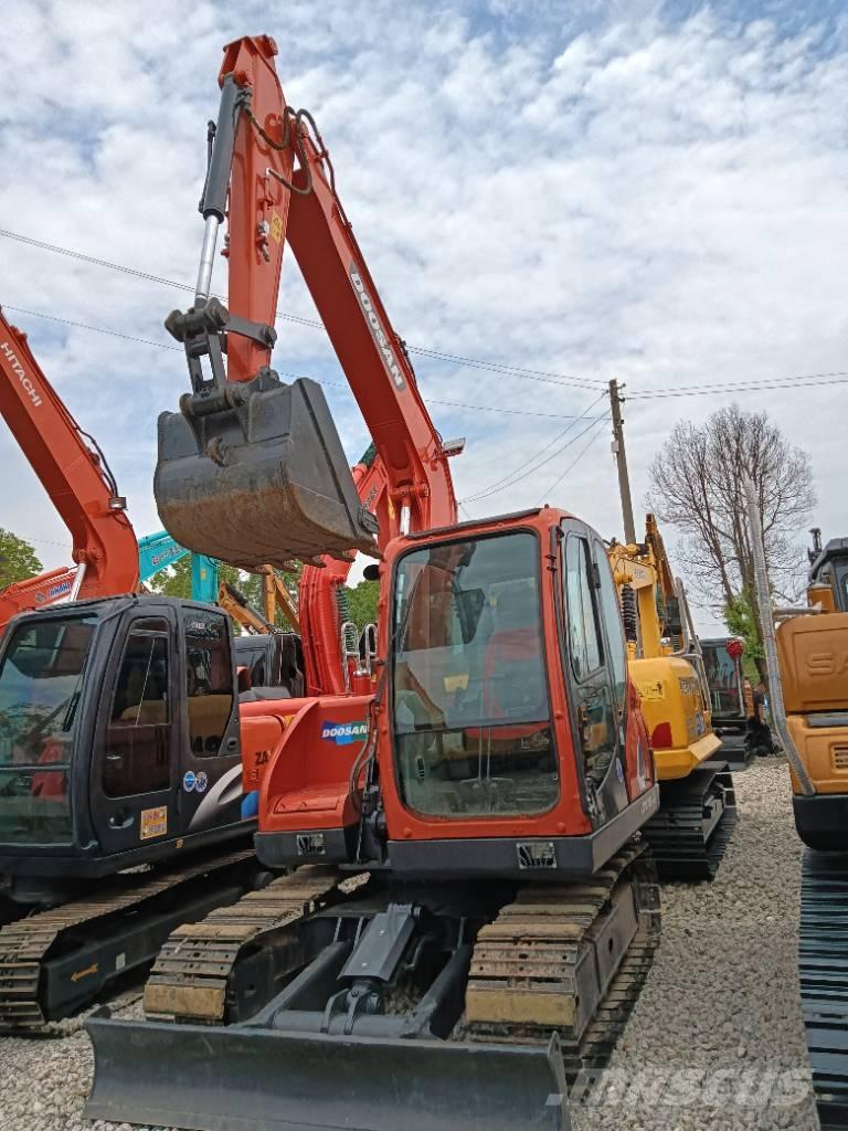 Doosan DX 75 Crawler excavators