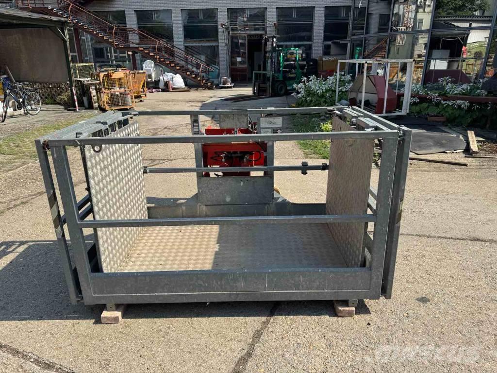 Manitou N 4M Vertical mast lifts