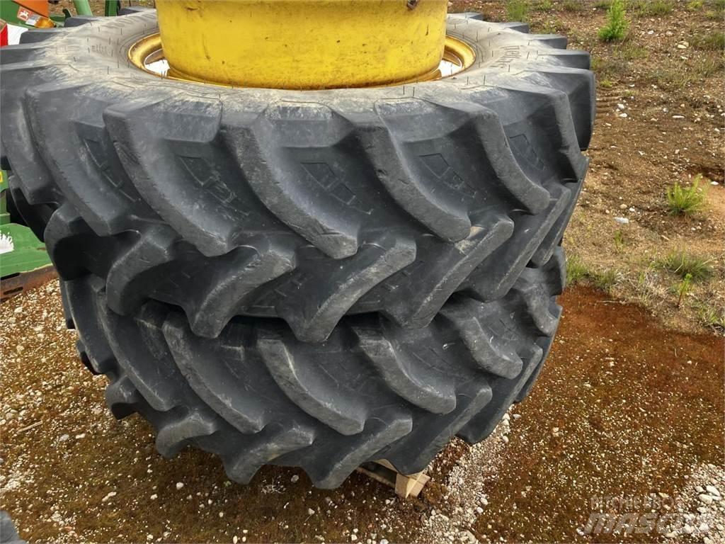 Petlas 480/70R34 Tyres, wheels and rims