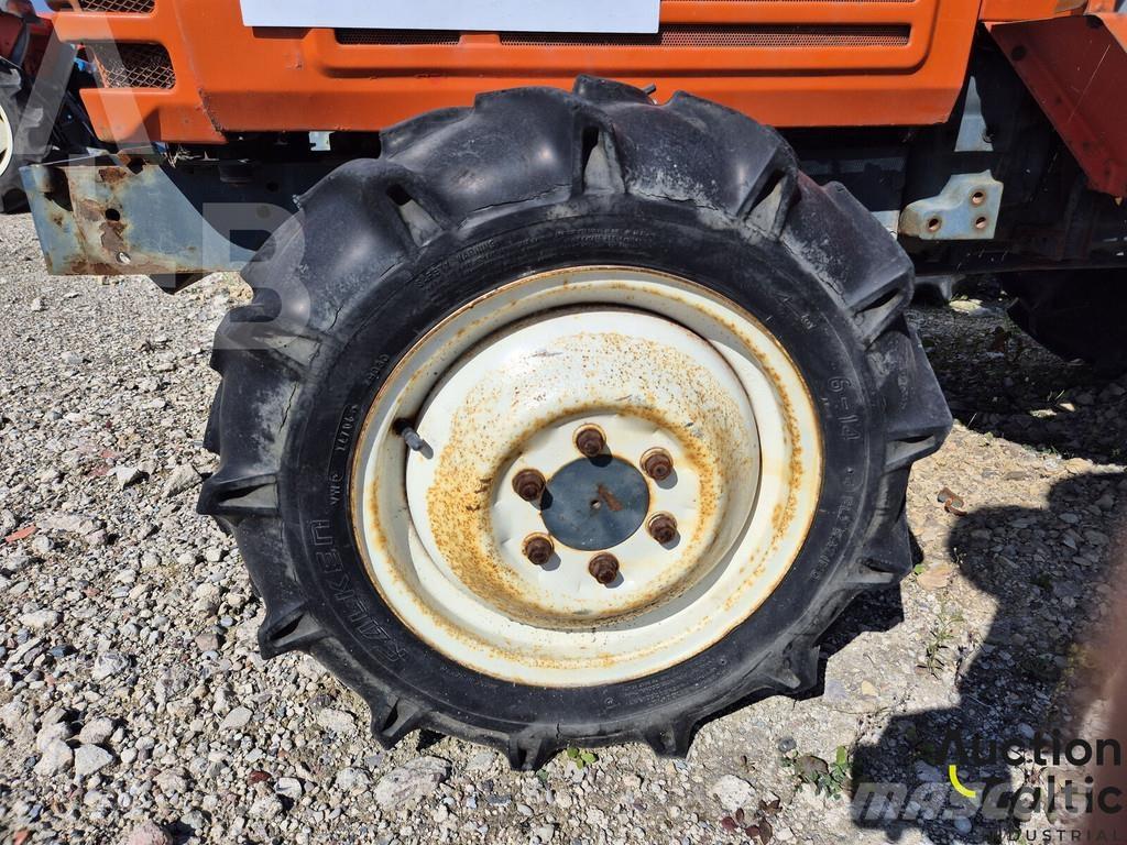 Kubota L1-205D Tractors