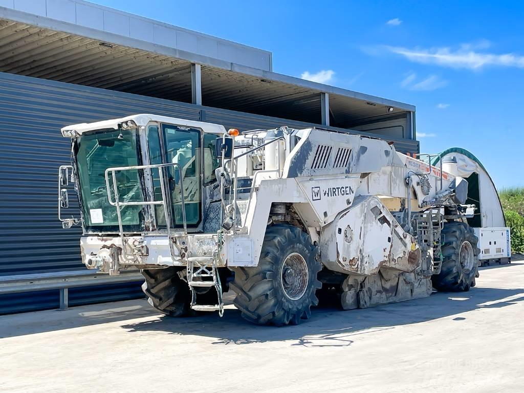 Wirtgen WR 2401 Asphalt recyclers