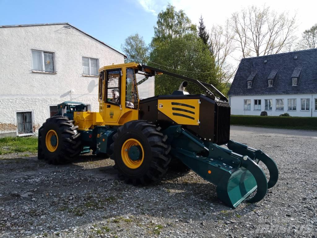 HSM 904S Forestry tractors