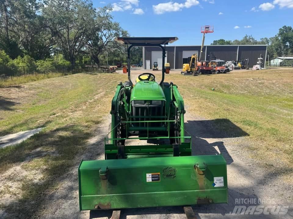 John Deere 3038 E Tractors