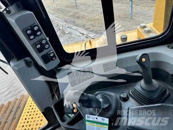 CAT D6T LGP Crawler dozers