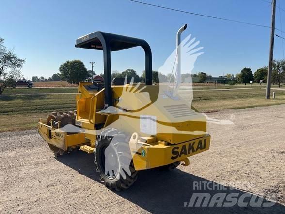 Sakai SV204T Single drum rollers