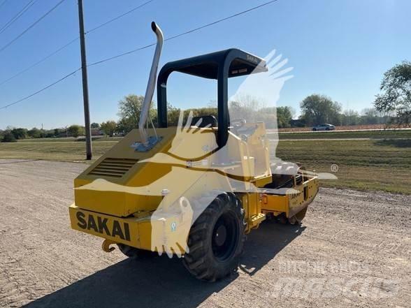 Sakai SV204T Single drum rollers