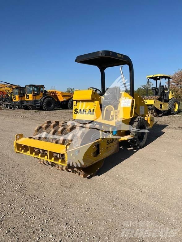 Sakai SV204T Single drum rollers