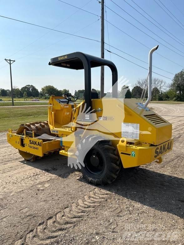 Sakai SV204T Single drum rollers