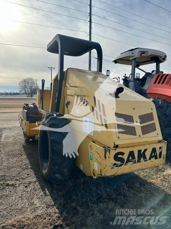 Sakai SV414T Single drum rollers