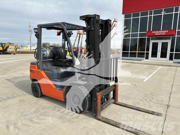 Toyota 8FGU25 Diesel trucks