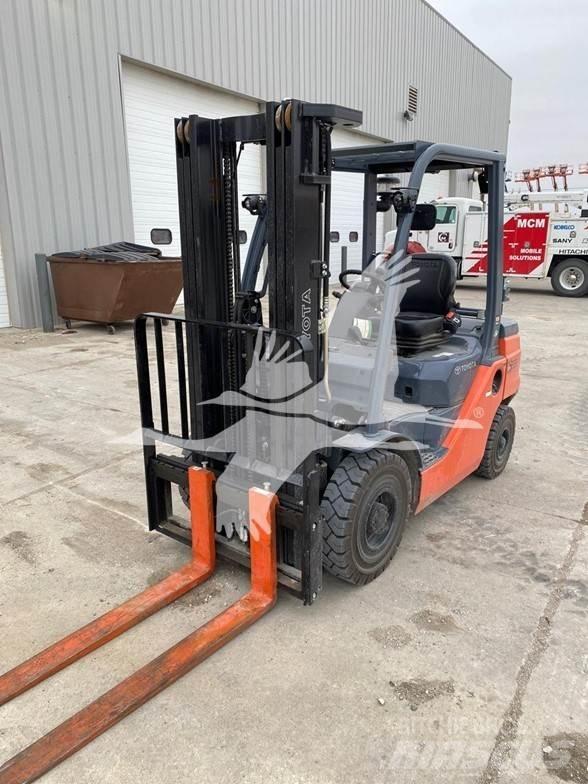 Toyota 8FGU25 Diesel trucks