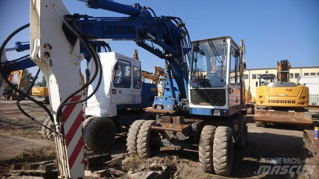 Liebherr A900 Wheeled excavators