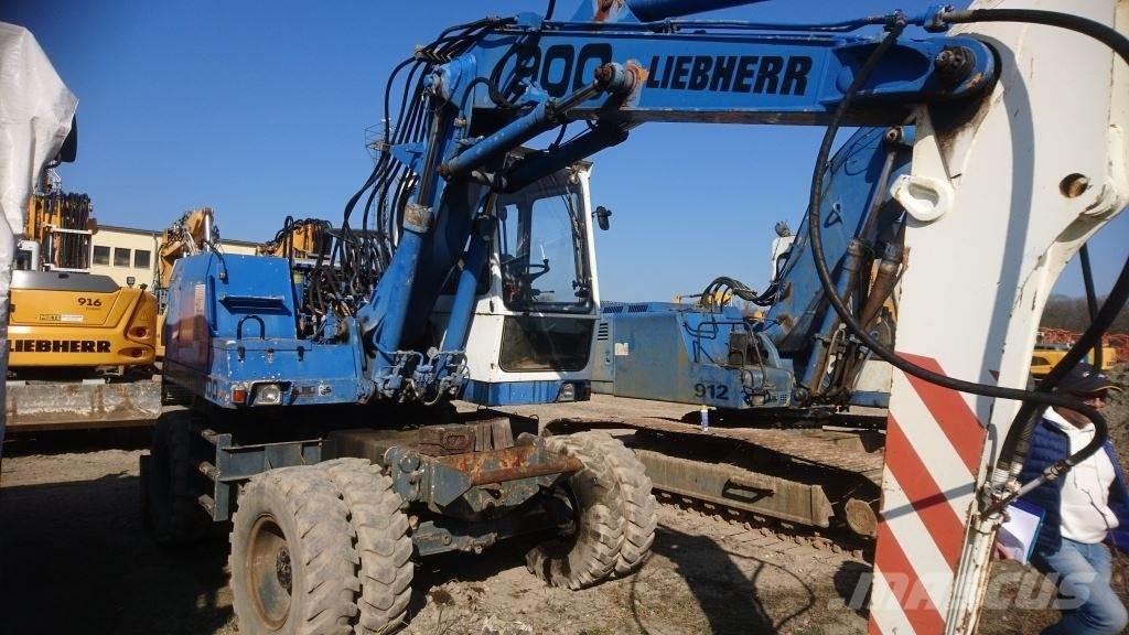 Liebherr A900 Wheeled excavators