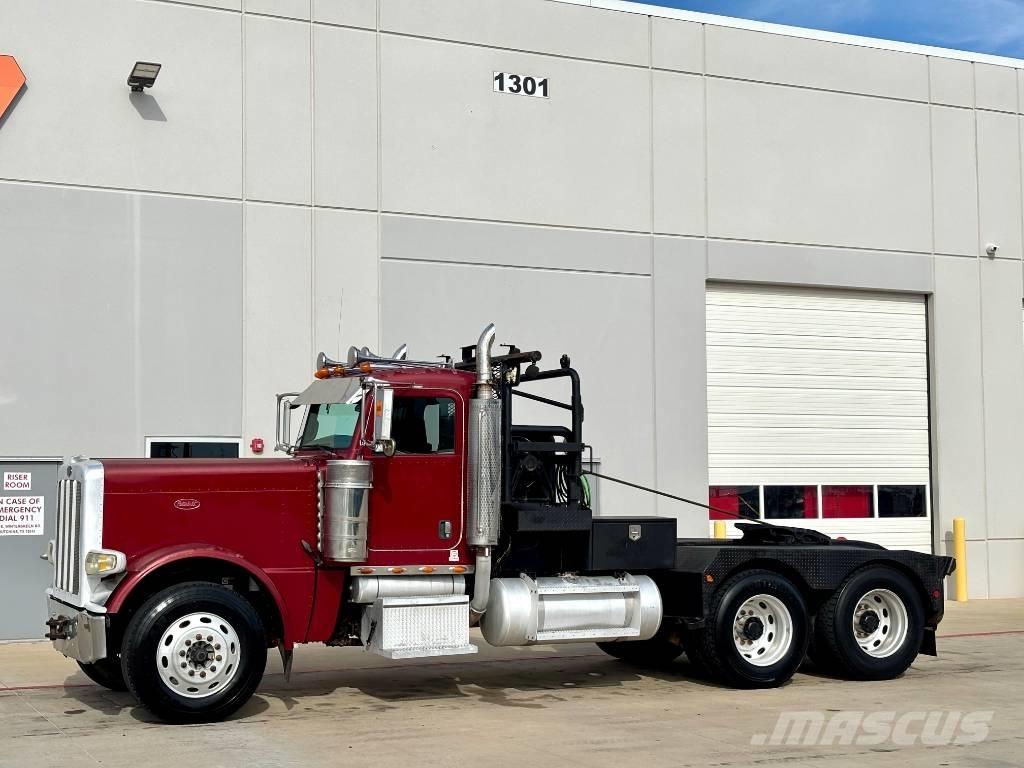 Peterbilt 389 Recovery vehicles
