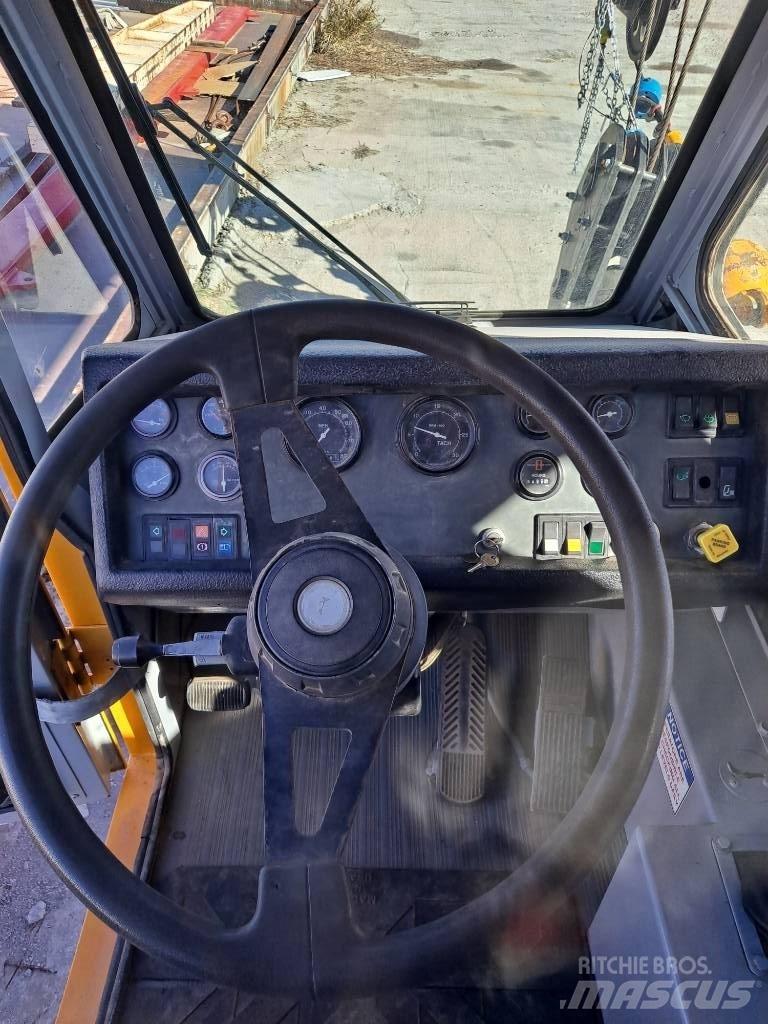 P&H CNT 650 Tracked cranes