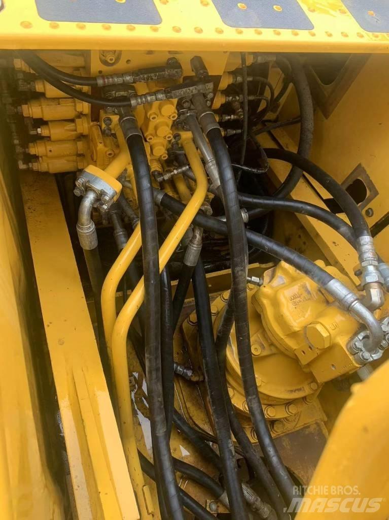 Komatsu PC 210-8 Crawler excavators