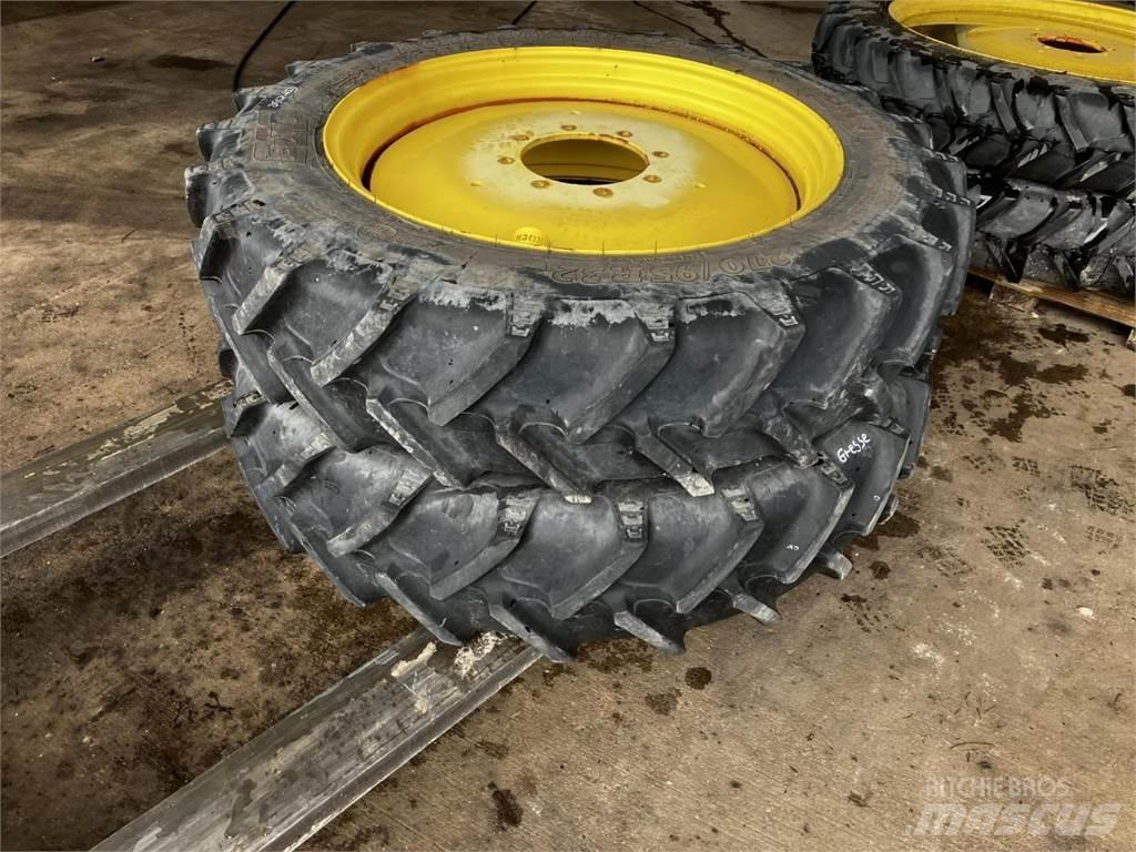 BKT 270/95R32 Tyres, wheels and rims
