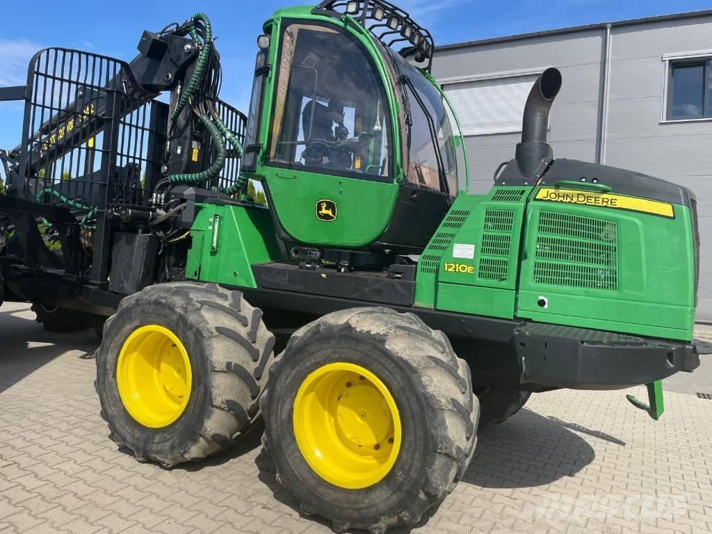 John Deere 1210 E Forwarders