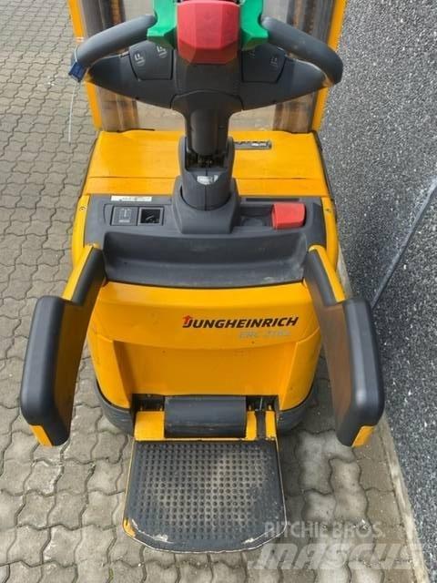 Jungheinrich ERC 216 Self propelled stackers