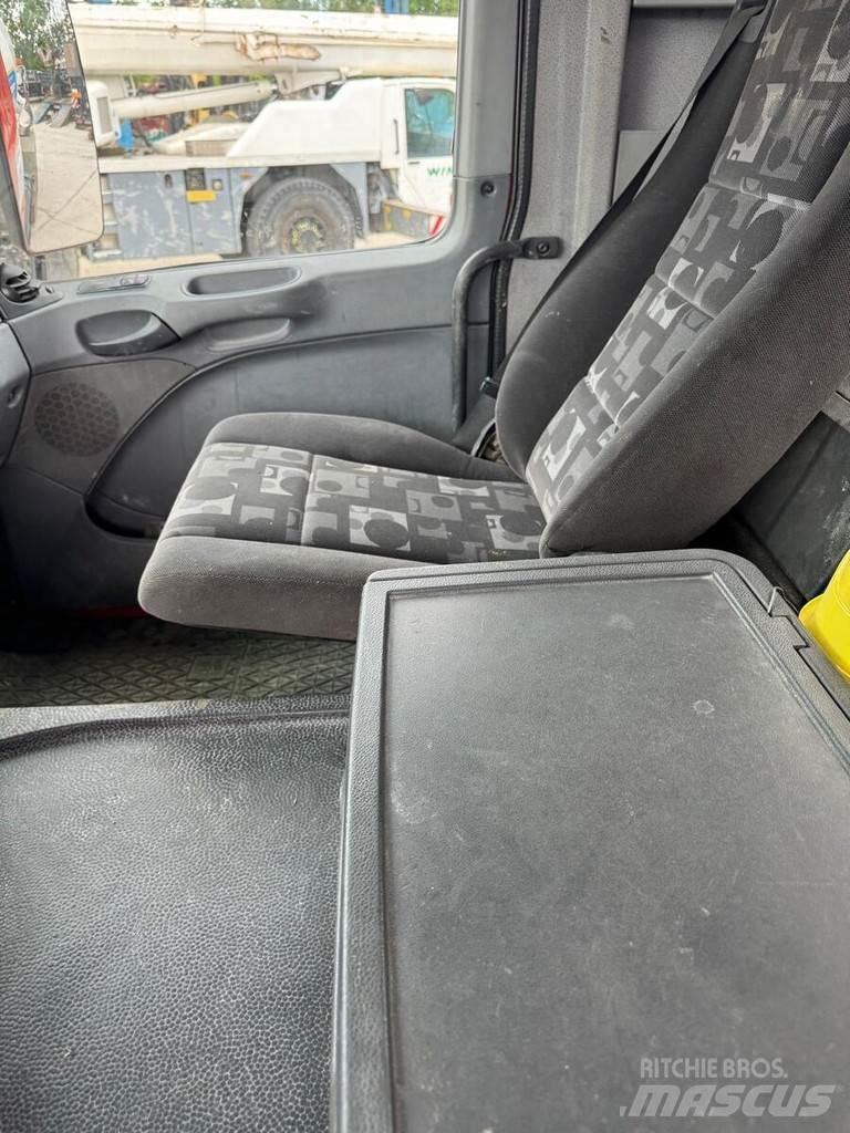 MAN TGS 32 - 440 Skip loader trucks