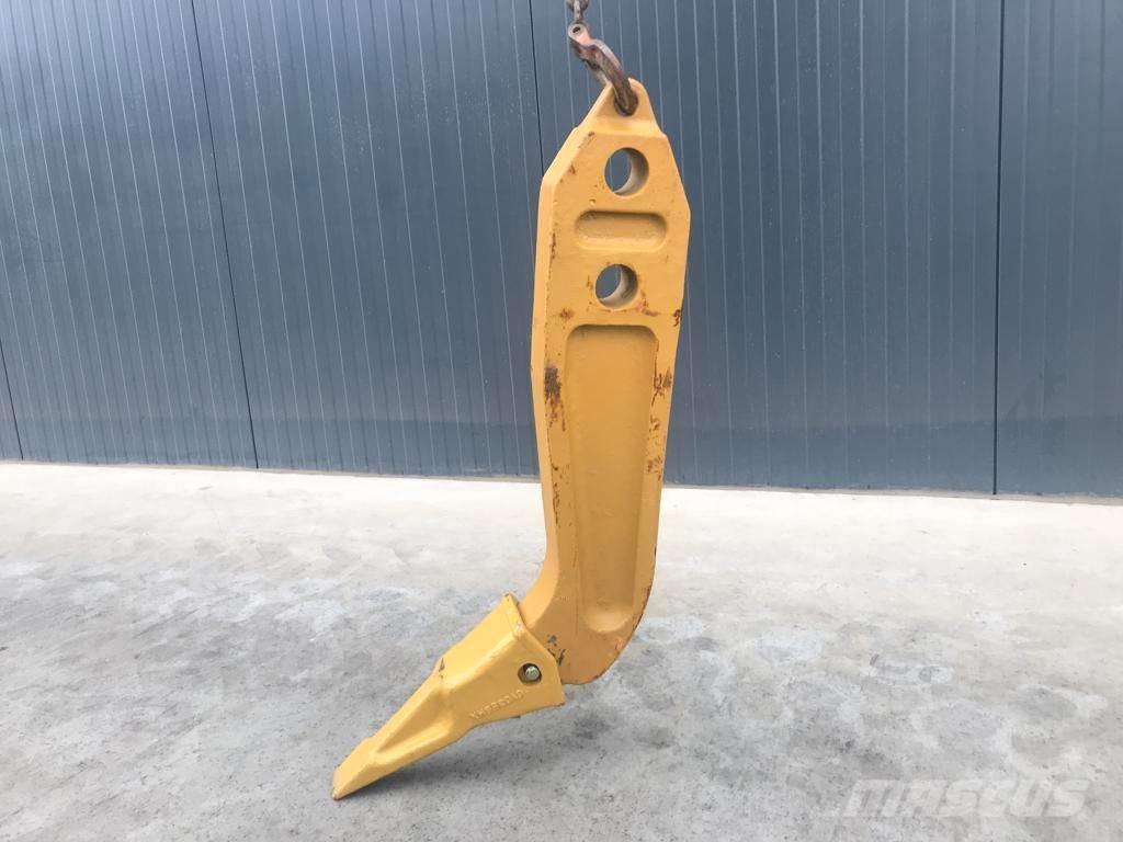 Komatsu D65 Shank Scarifiers