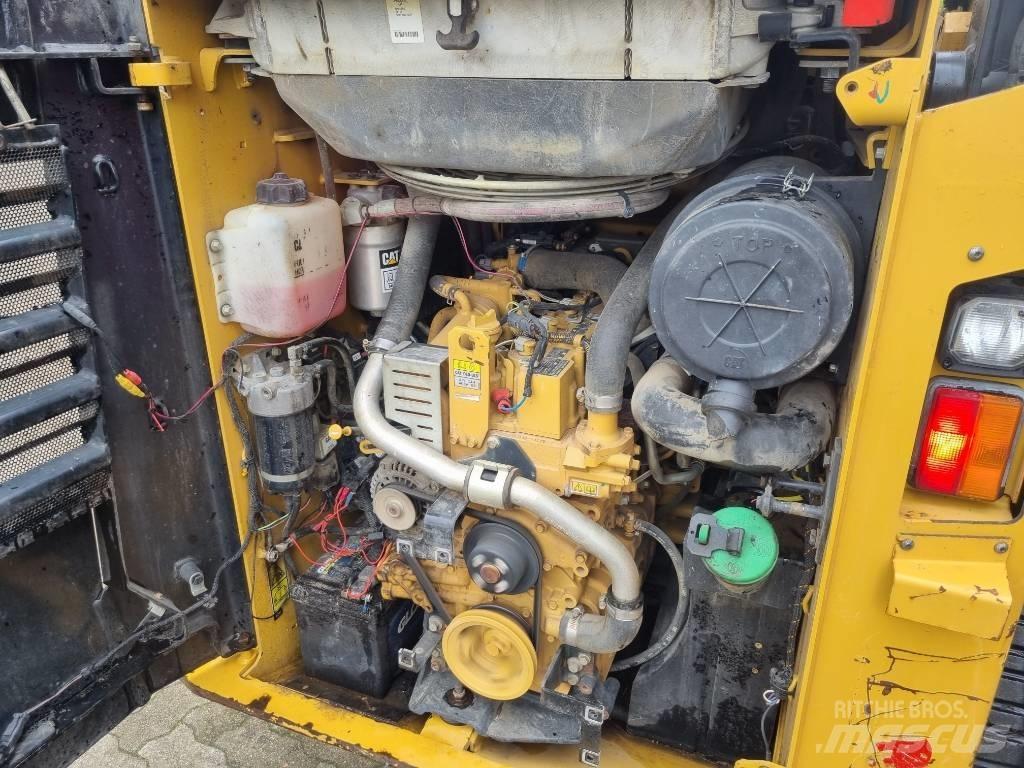 CAT 257 D Skid steer loaders