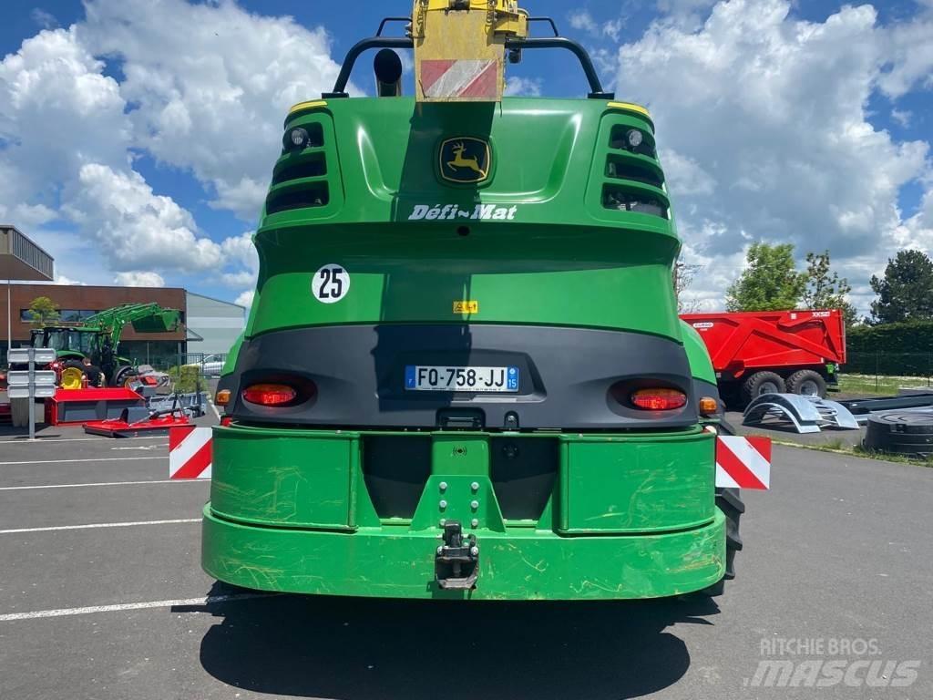John Deere 8200 Forage harvesters