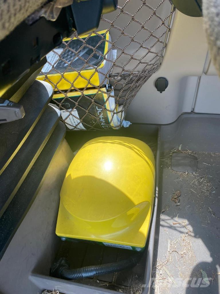 John Deere 8200 Forage harvesters