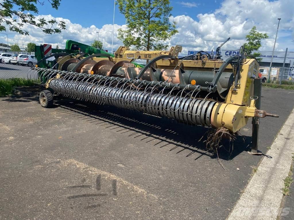 John Deere 8200 Forage harvesters