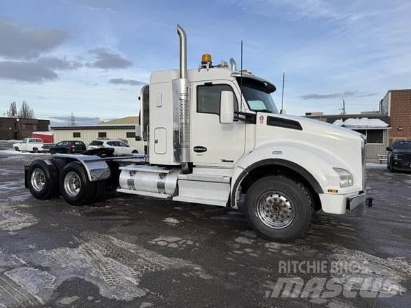 Kenworth T880 Tractor Units