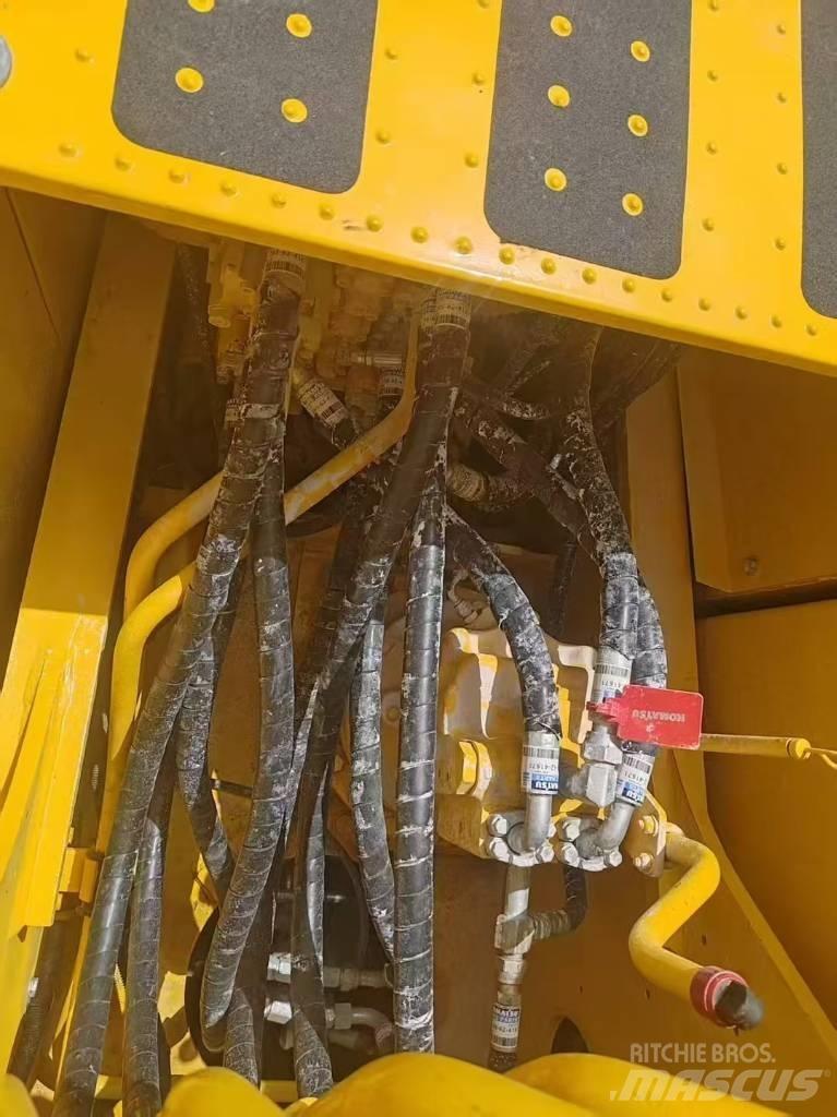 Komatsu 200-8 Crawler excavators