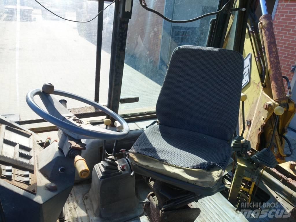 JCB 3 CX Backhoe loaders