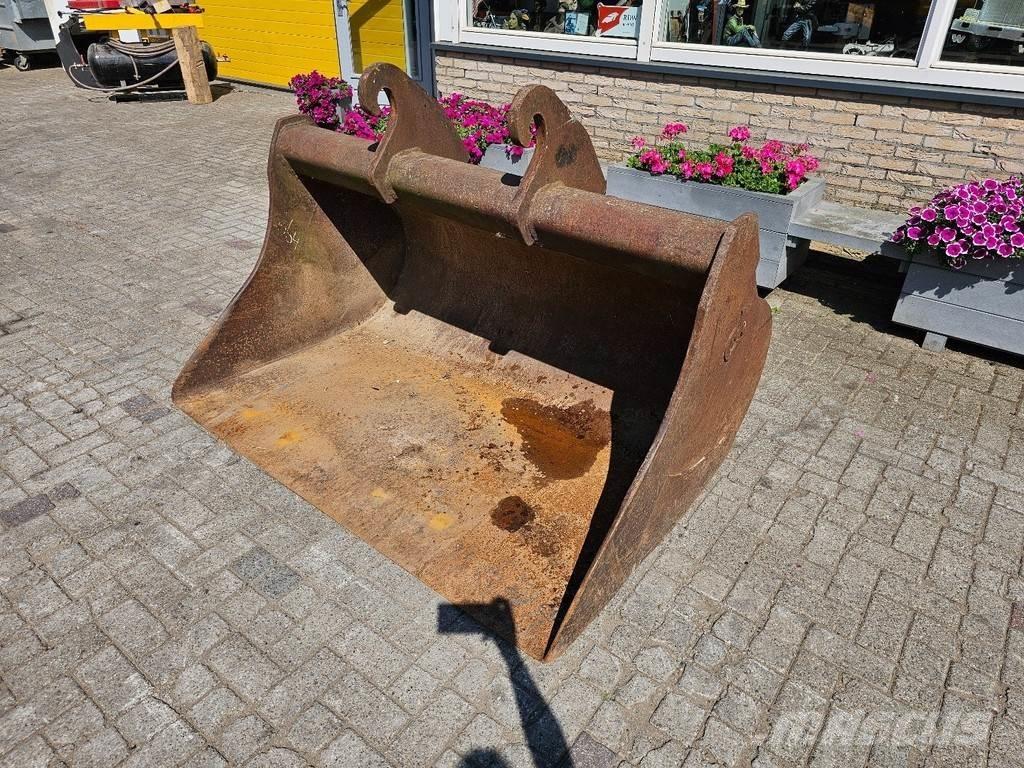  C. Klein Slotenbak Buckets
