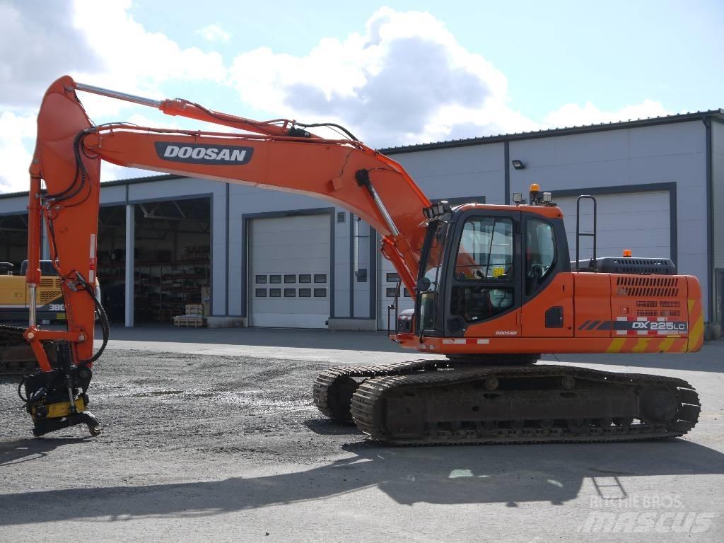 Doosan DX 225 LC-3 Crawler excavators