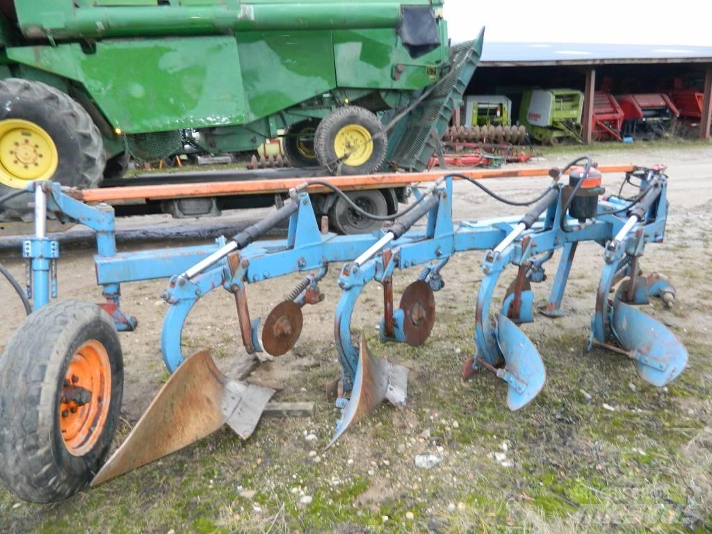 Överum 4 Conventional ploughs