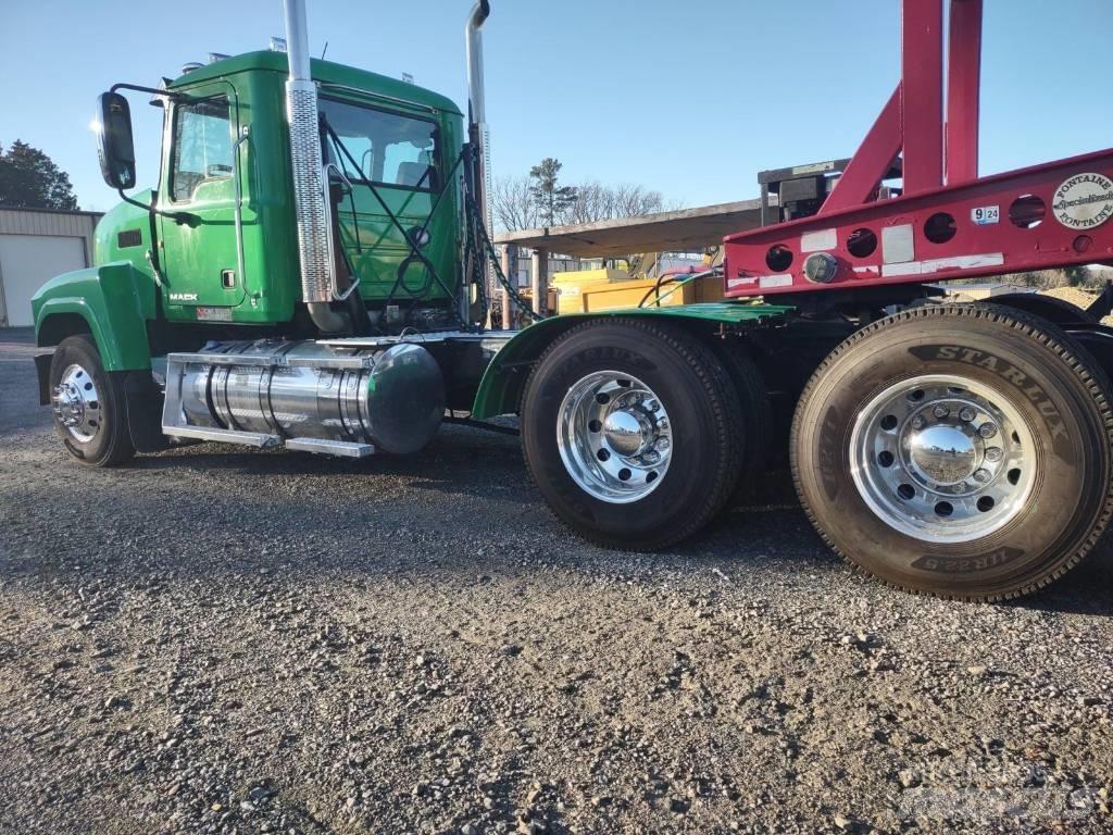 Mack CHU 613 Tractor Units