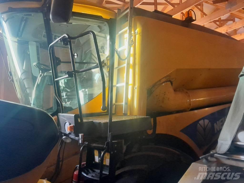 New Holland TC 4.90 Combine harvesters