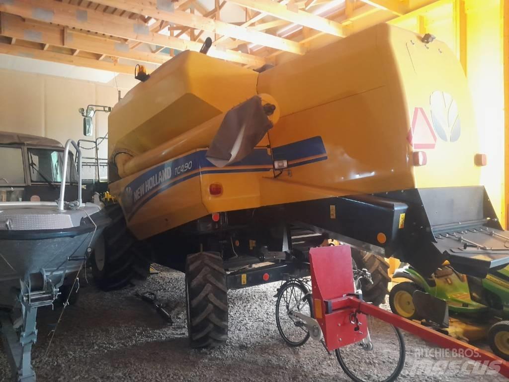New Holland TC 4.90 Combine harvesters