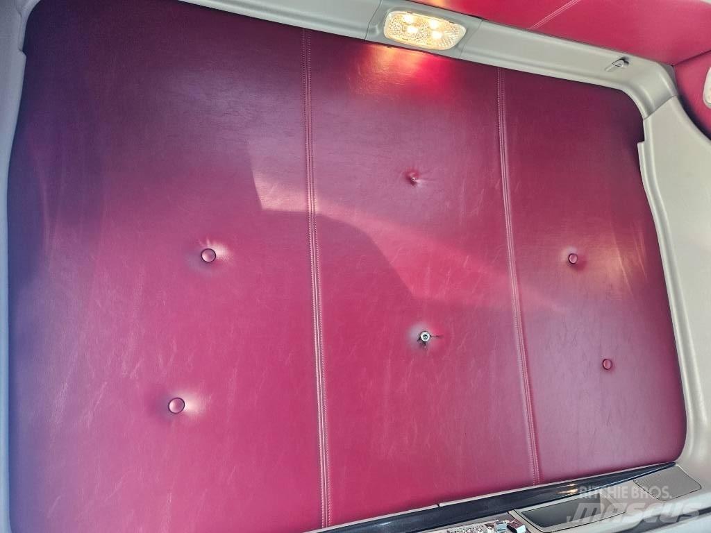 Kenworth W900 Tractor Units