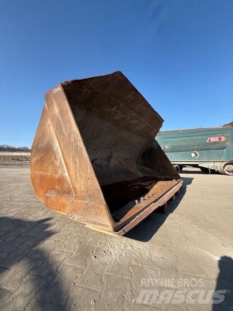 Doosan DL 400 Buckets
