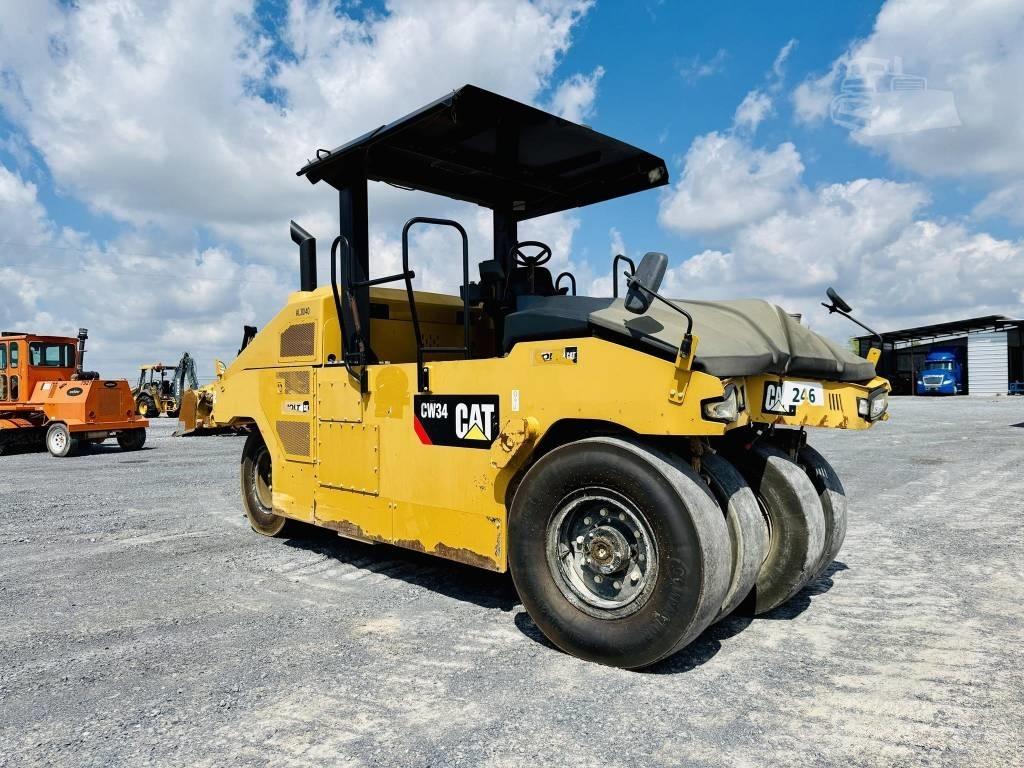 CAT CW 34 Pneumatic tired rollers