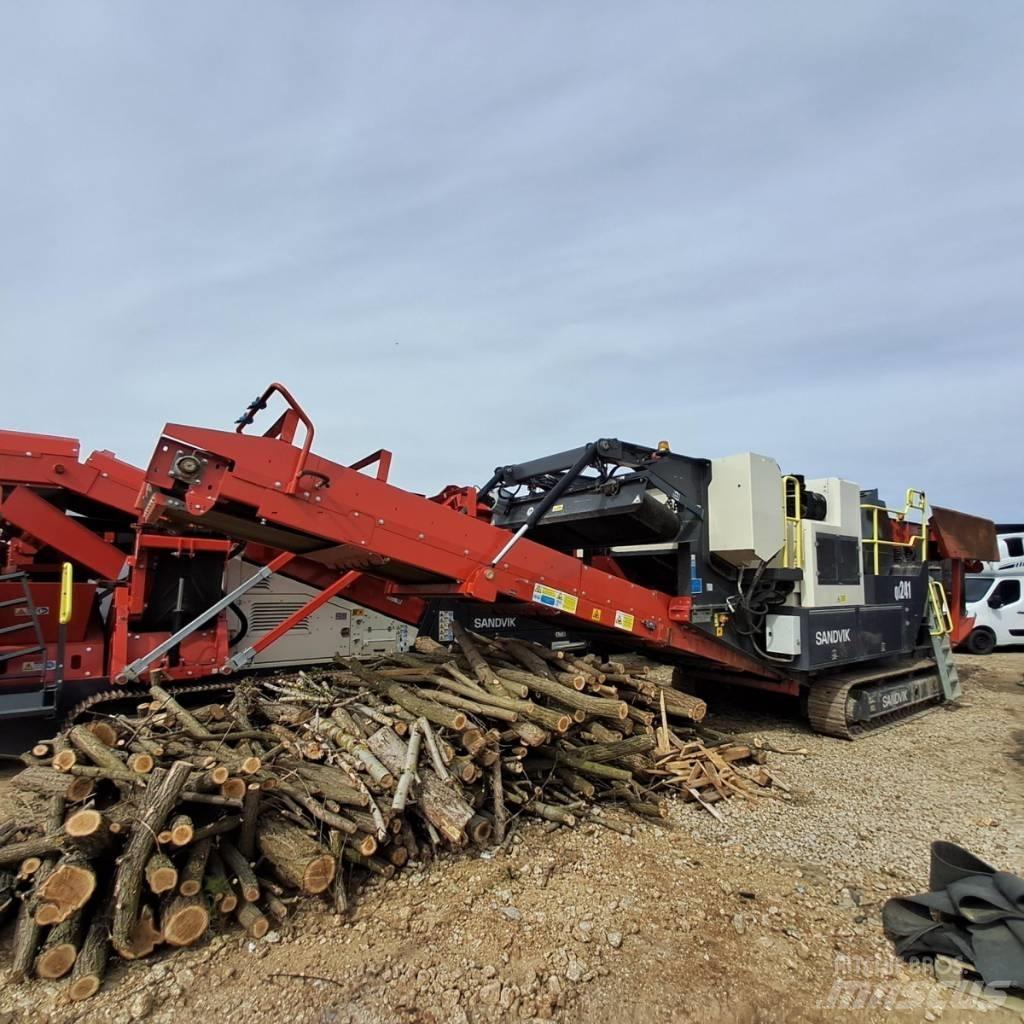 Sandvik QJ241 Mobile crushers
