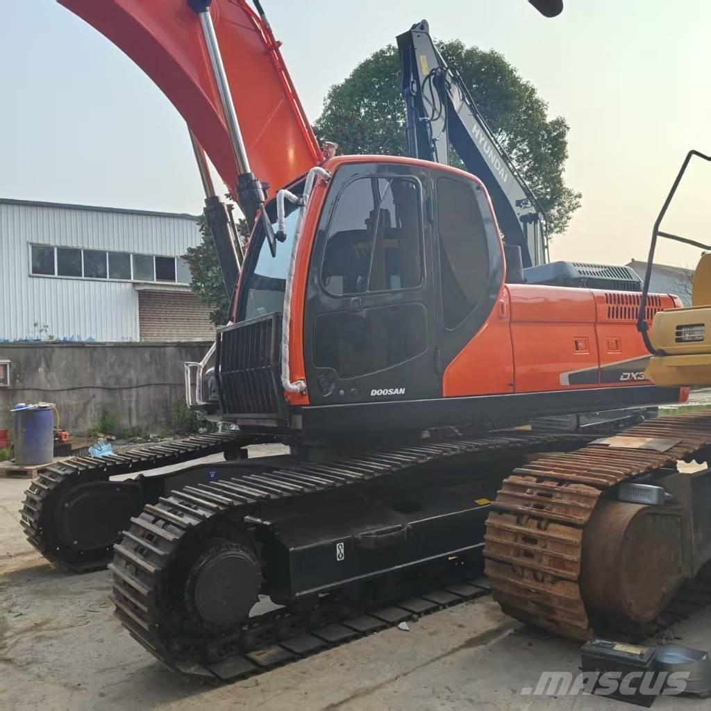 Doosan DX 300 LC Crawler excavators