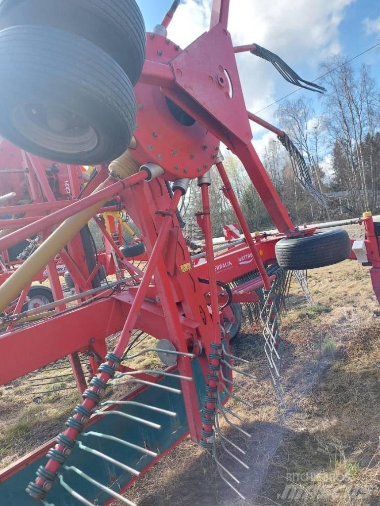Kverneland 9584C Windrowers
