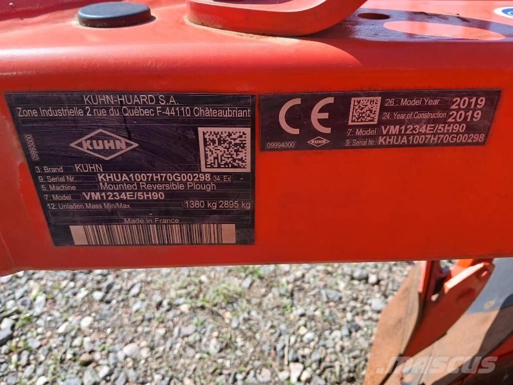 Kuhn Vari-Master 123 Reversible ploughs