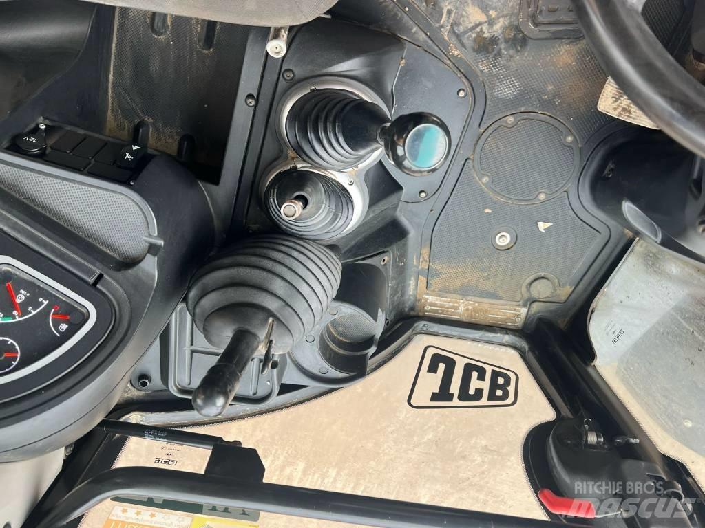 JCB 3 CX Backhoe loaders