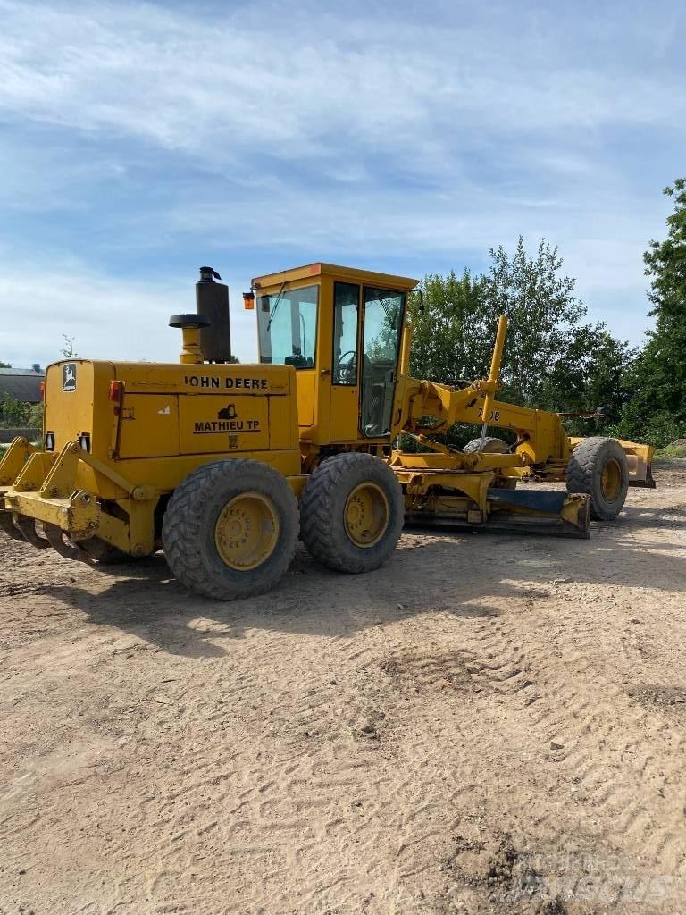 John Deere 770b Graders