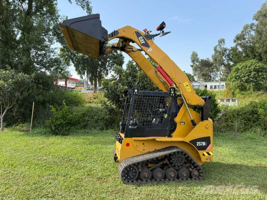 CAT 257 B Crawler loaders